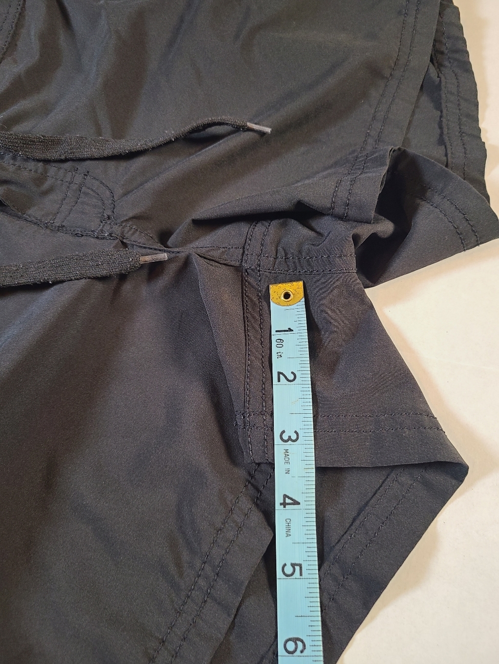Okami Surf Black Women's Swim  Shorts Size 6 EUC Side Pockets Front Tie - Picture 6 of 10